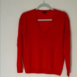 Theory lightweight V neck long sleeve sweater